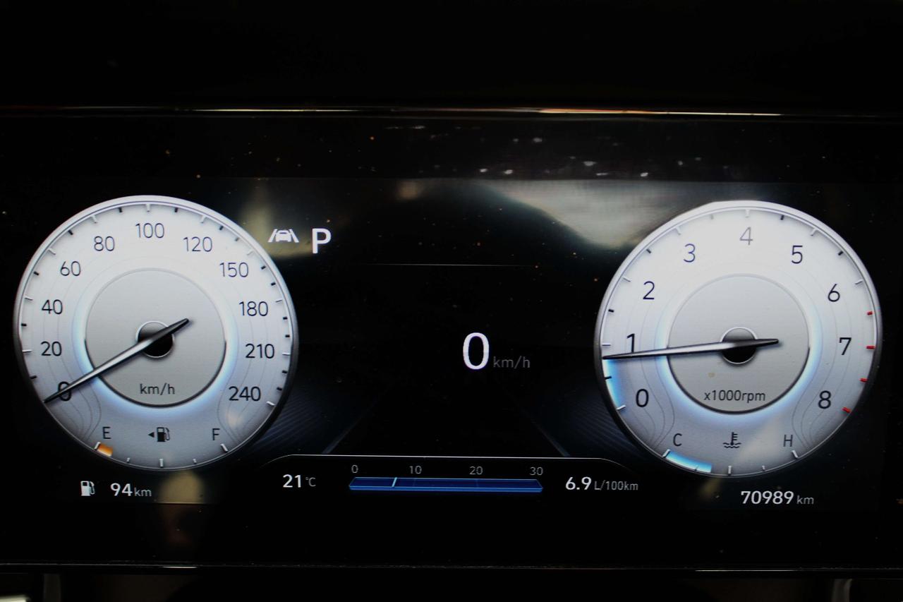 2023 Hyundai Elantra Luxury Photo