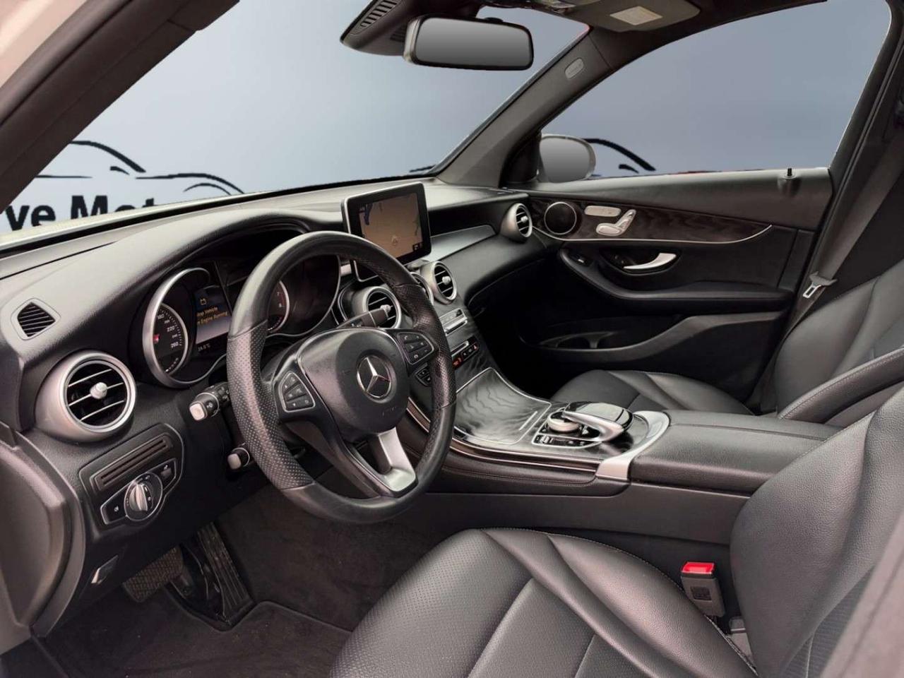 2019 Mercedes-Benz GLC GLC 300 4MATIC AMG PKG * DRIVER ASSIST / PANORAMIC ROOF / LED LIGHTS Photo