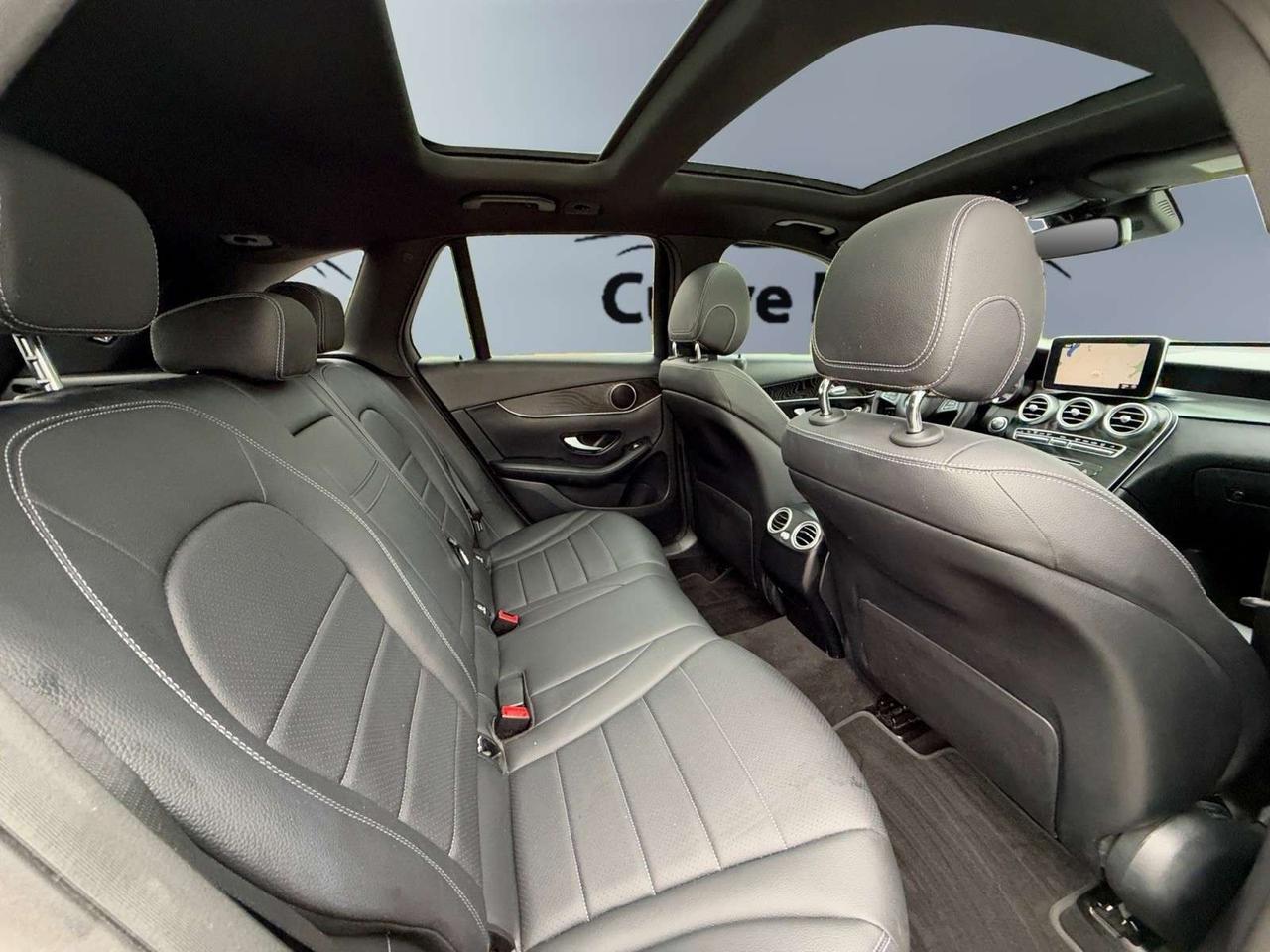 2019 Mercedes-Benz GLC GLC 300 4MATIC AMG PKG * DRIVER ASSIST / PANORAMIC ROOF / LED LIGHTS Photo
