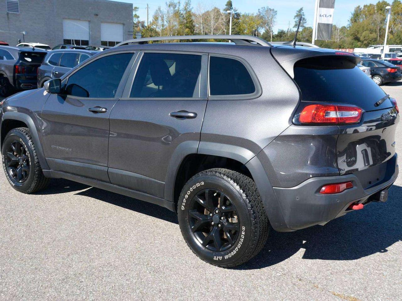 2017 Jeep Cherokee Trailhawk Photo