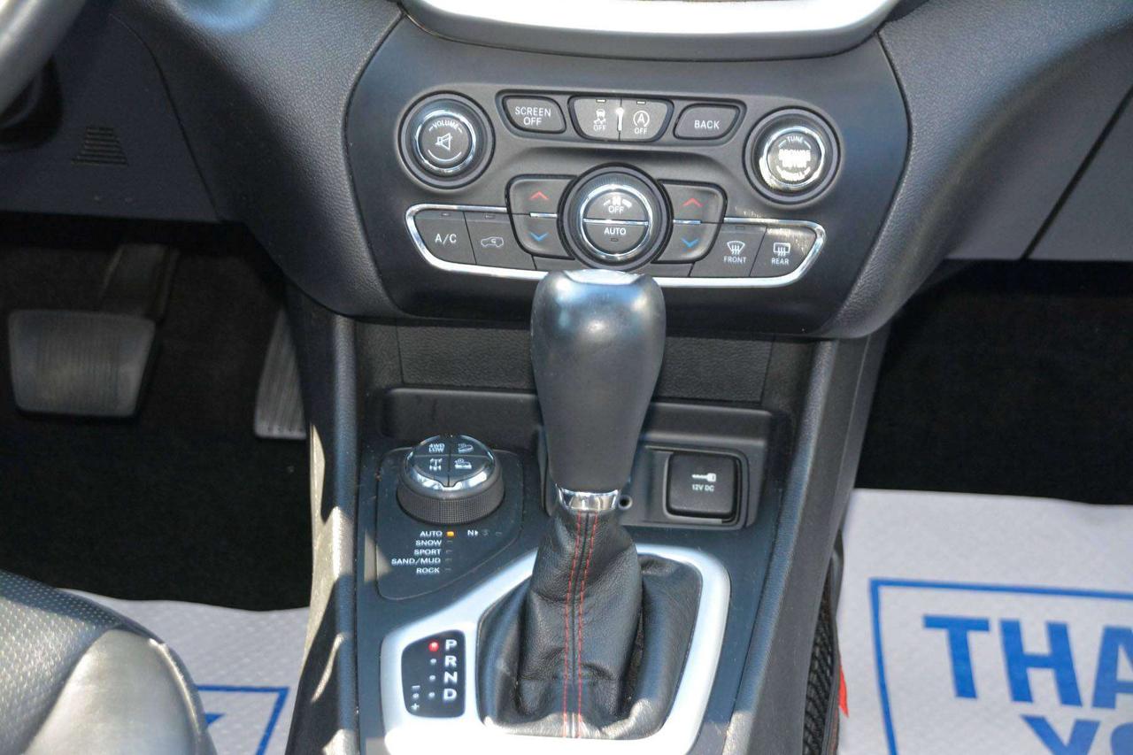 2017 Jeep Cherokee Trailhawk Photo