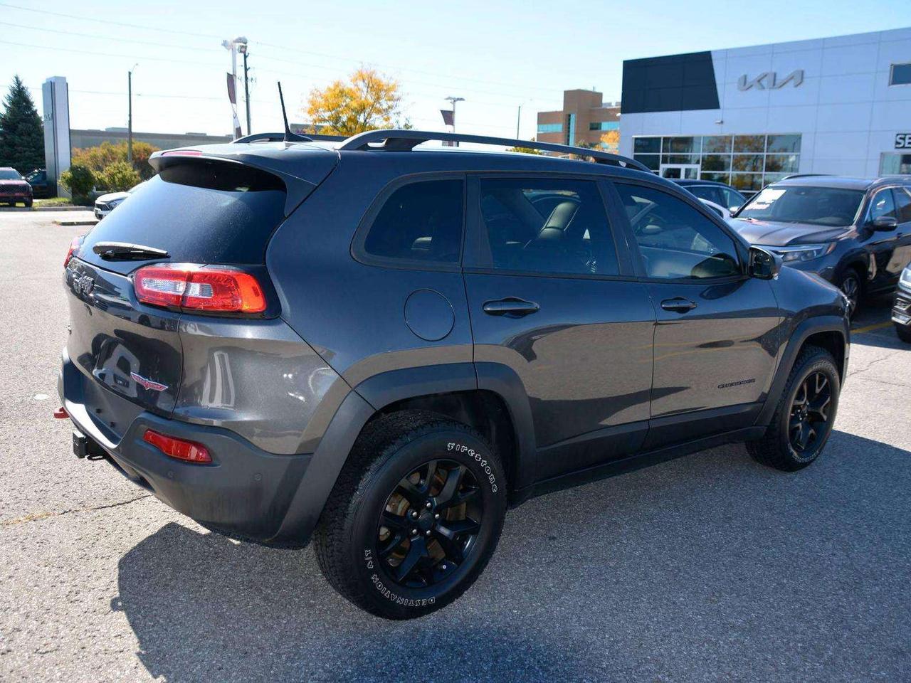 2017 Jeep Cherokee Trailhawk Photo