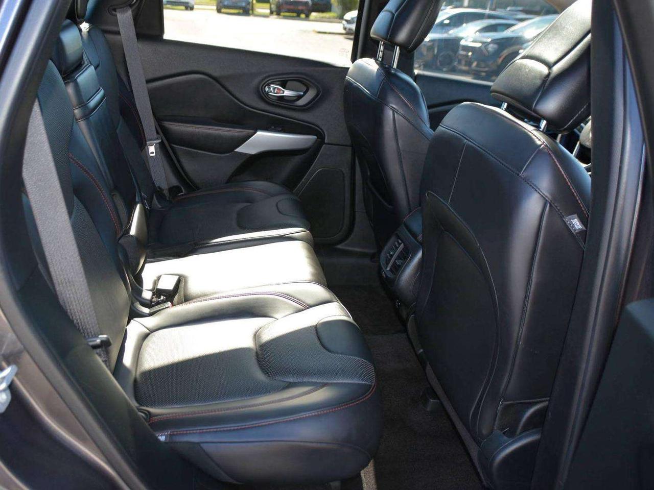 2017 Jeep Cherokee Trailhawk Photo