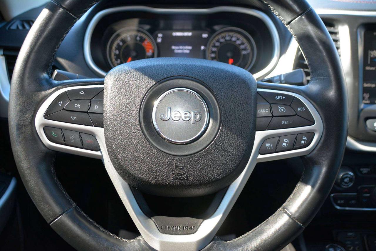 2017 Jeep Cherokee Trailhawk Photo
