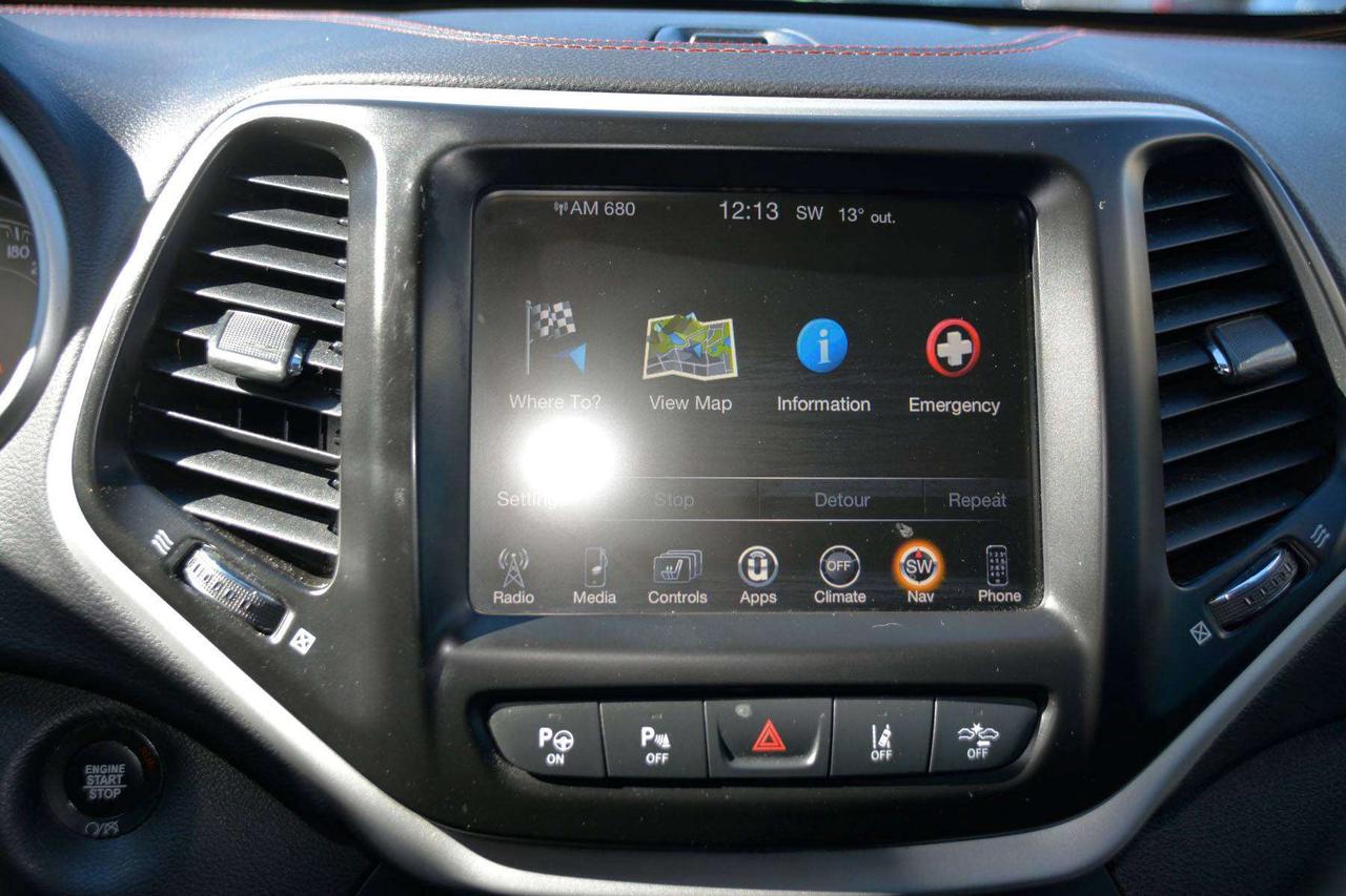 2017 Jeep Cherokee Trailhawk Photo