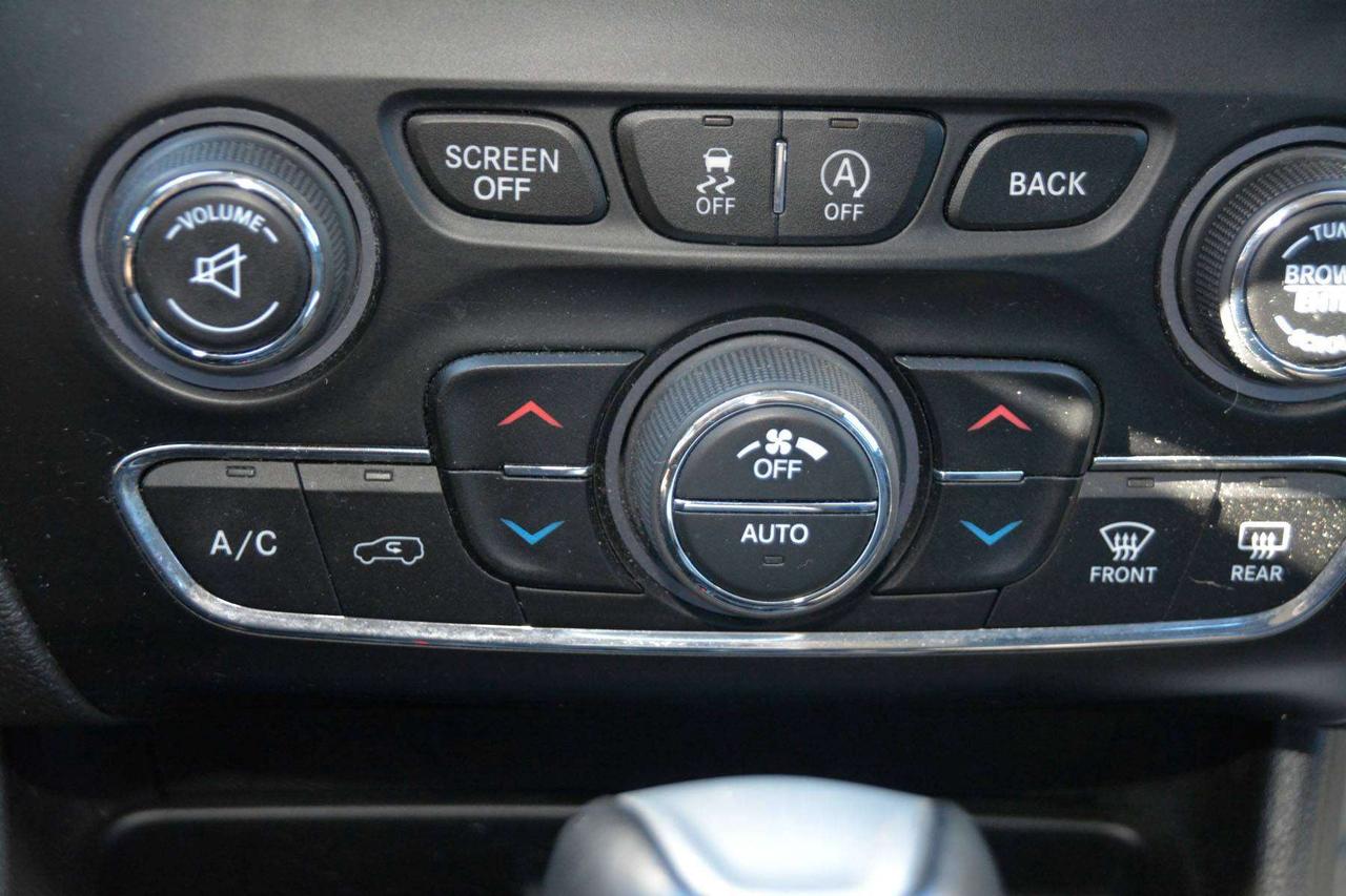 2017 Jeep Cherokee Trailhawk Photo