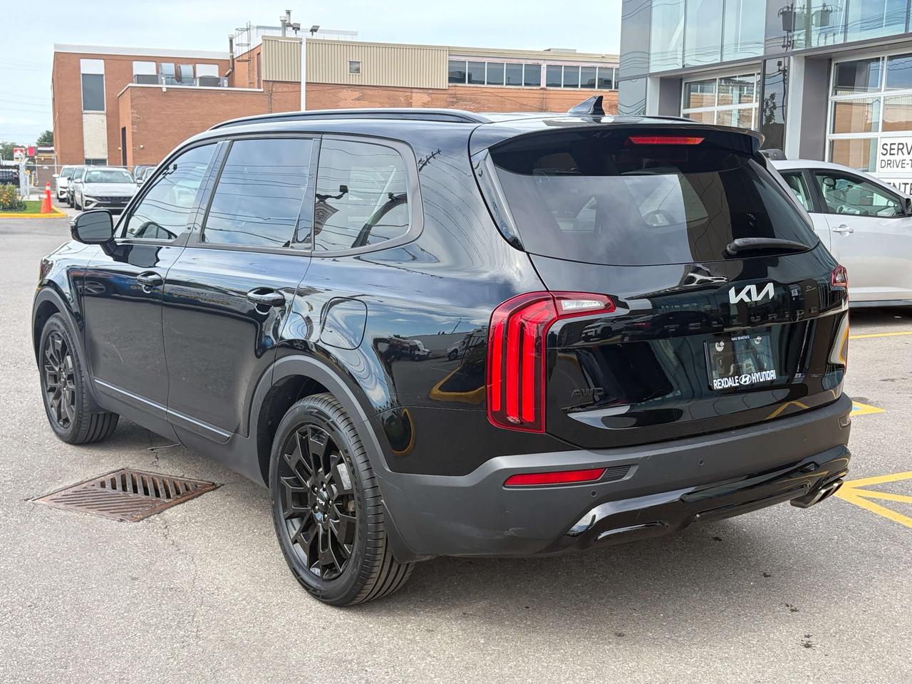 2022 Kia Telluride NIGHTSKY AWD   CLEAN CARFAX Photo2