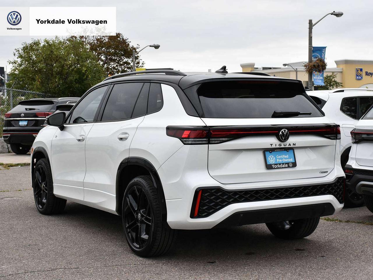 2026 Volkswagen Tiguan Comfortline R-Line Black Photo