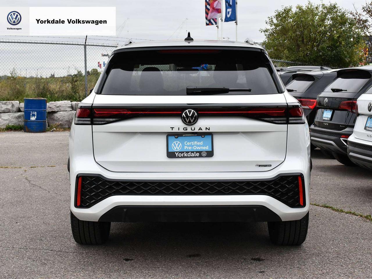 2026 Volkswagen Tiguan Comfortline R-Line Black Photo