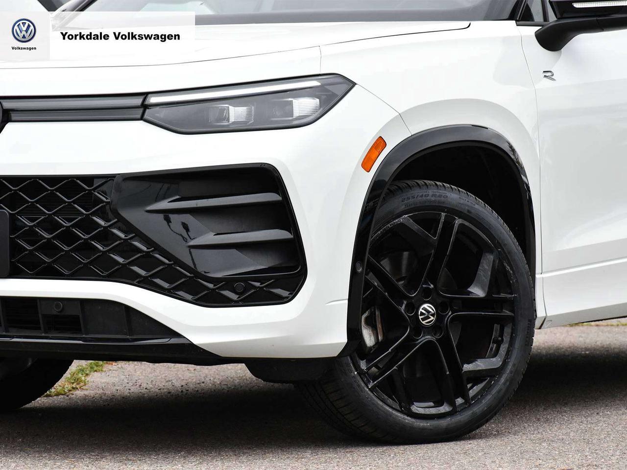 2026 Volkswagen Tiguan Comfortline R-Line Black Photo