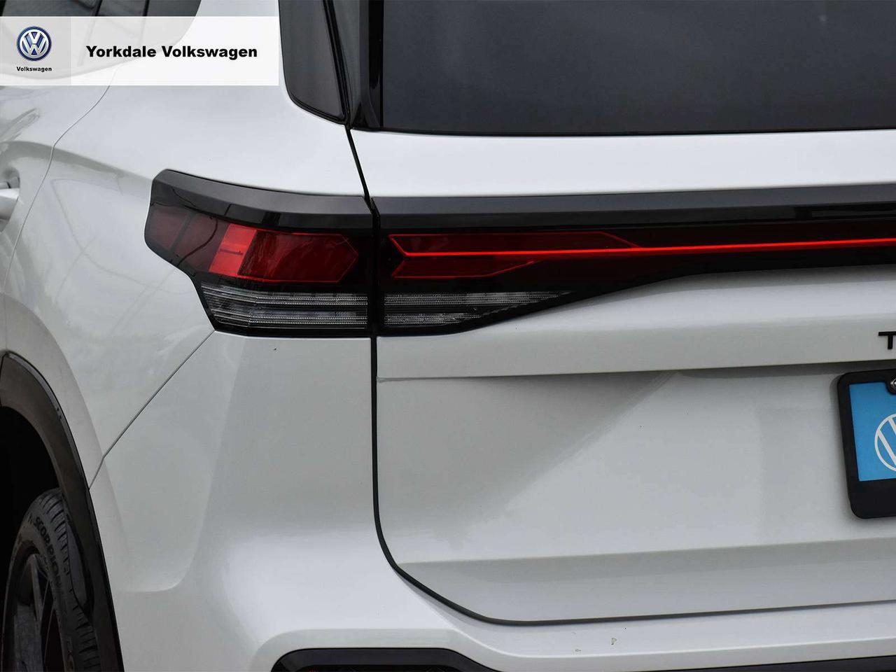2026 Volkswagen Tiguan Comfortline R-Line Black Photo
