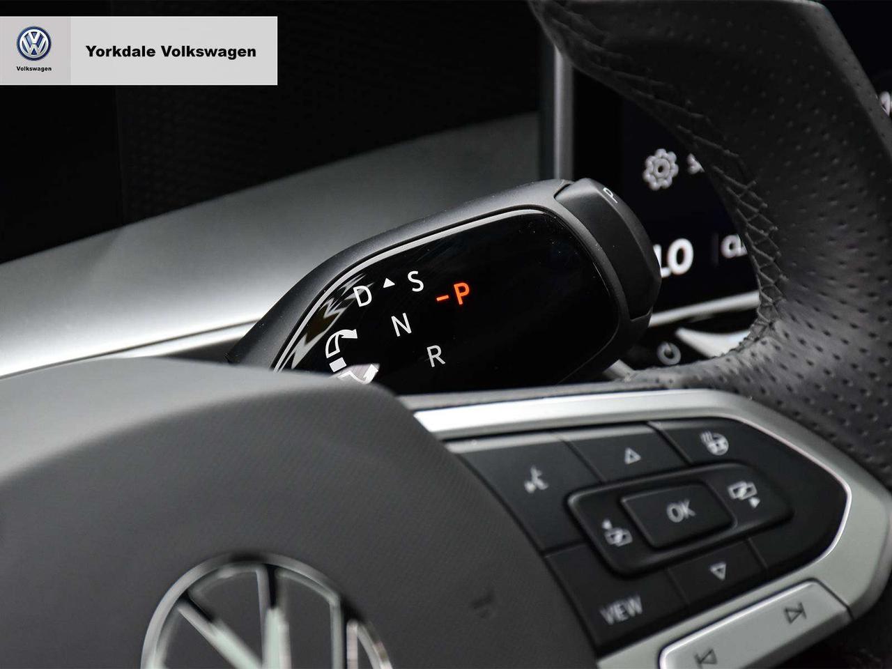 2026 Volkswagen Tiguan Comfortline R-Line Black Photo