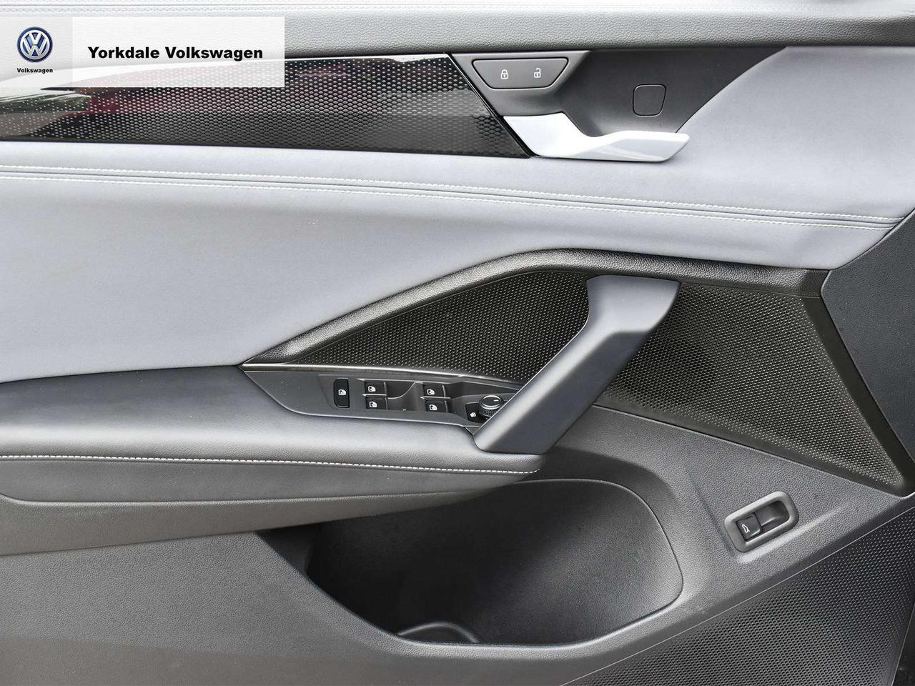 2026 Volkswagen Tiguan Comfortline R-Line Black Photo