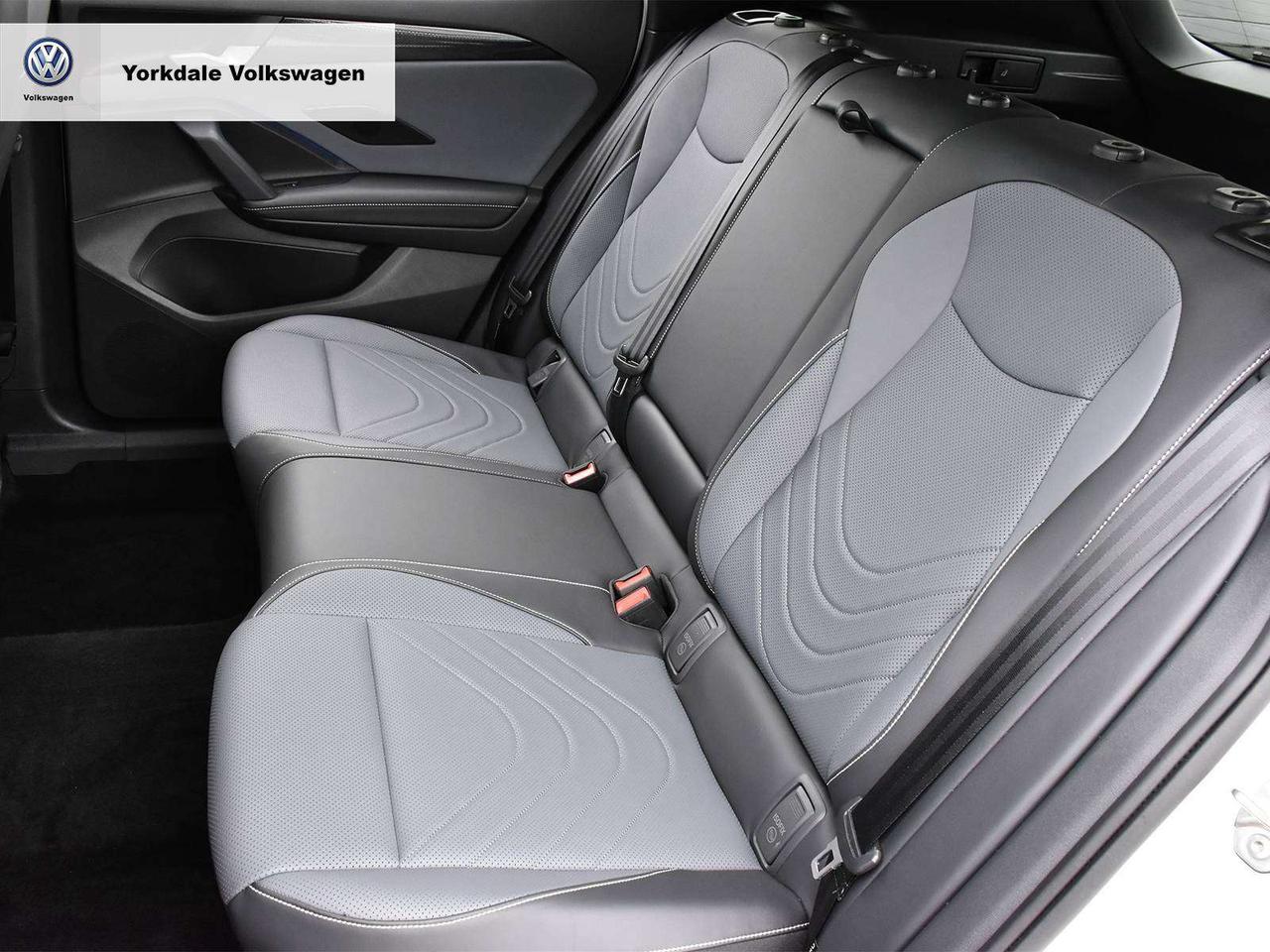 2026 Volkswagen Tiguan Comfortline R-Line Black Photo