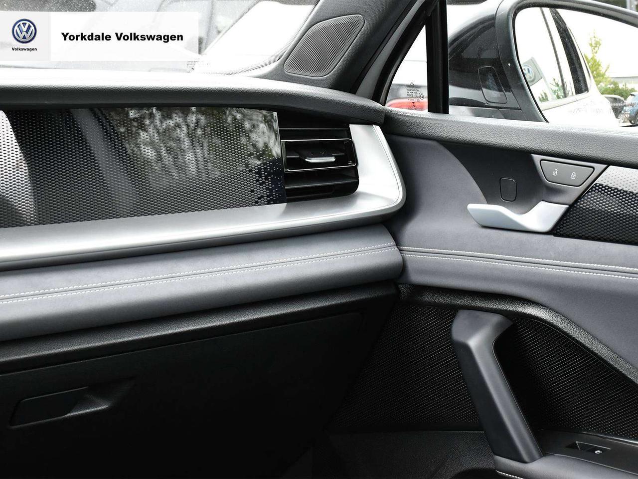 2026 Volkswagen Tiguan Comfortline R-Line Black Photo