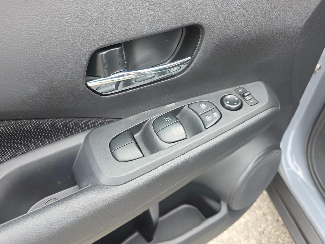2024 Nissan Kicks SV 4dr Front-Wheel Drive Photo