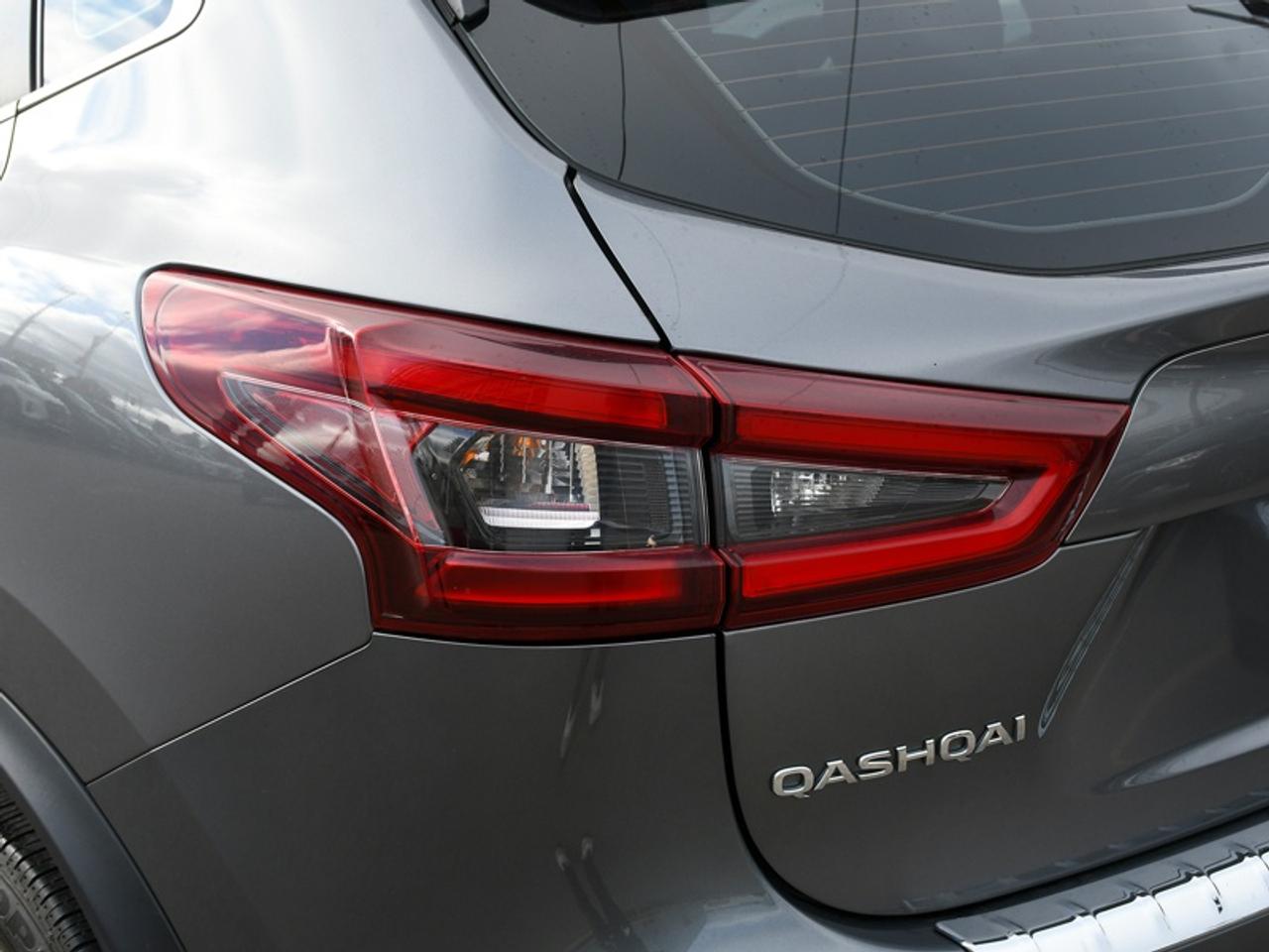 2022 Nissan Qashqai SV   Roof   Adaptive Cruise   CarPlay   Android Auto   Alloys Photo