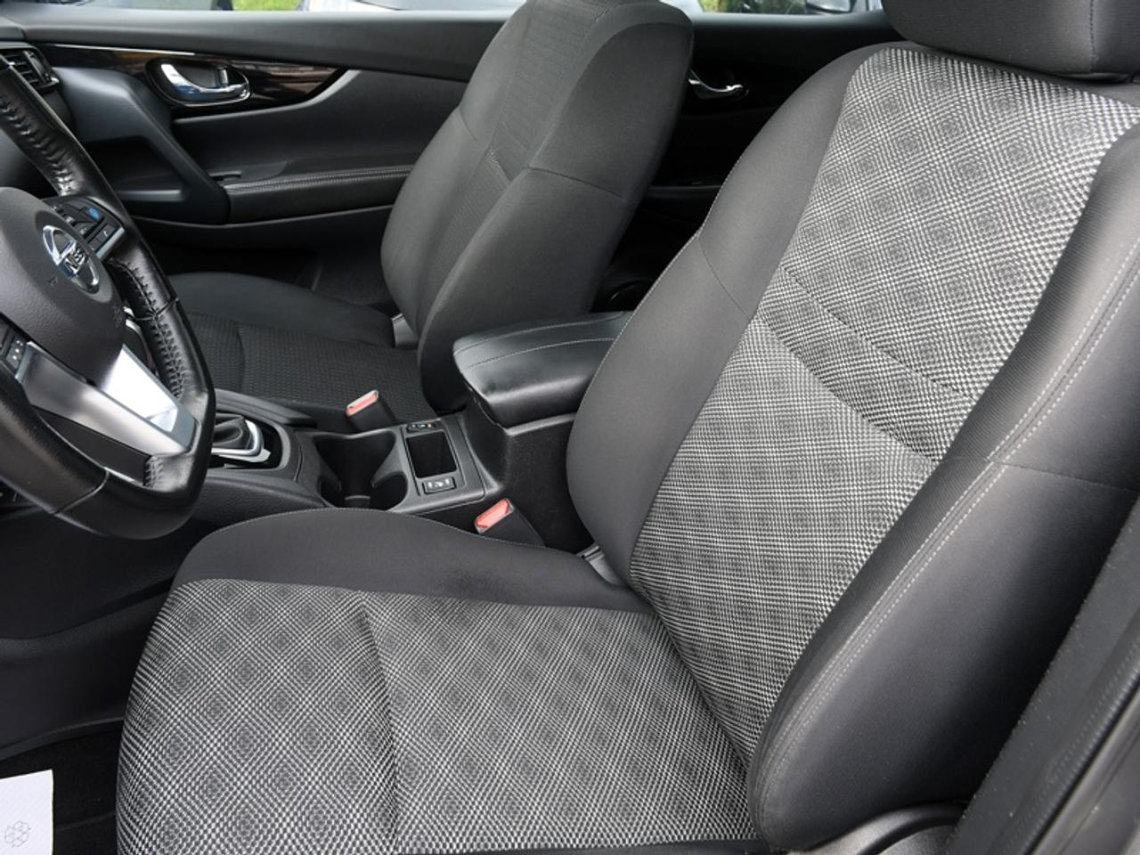 2022 Nissan Qashqai SV   Roof   Adaptive Cruise   CarPlay   Android Auto   Alloys Photo