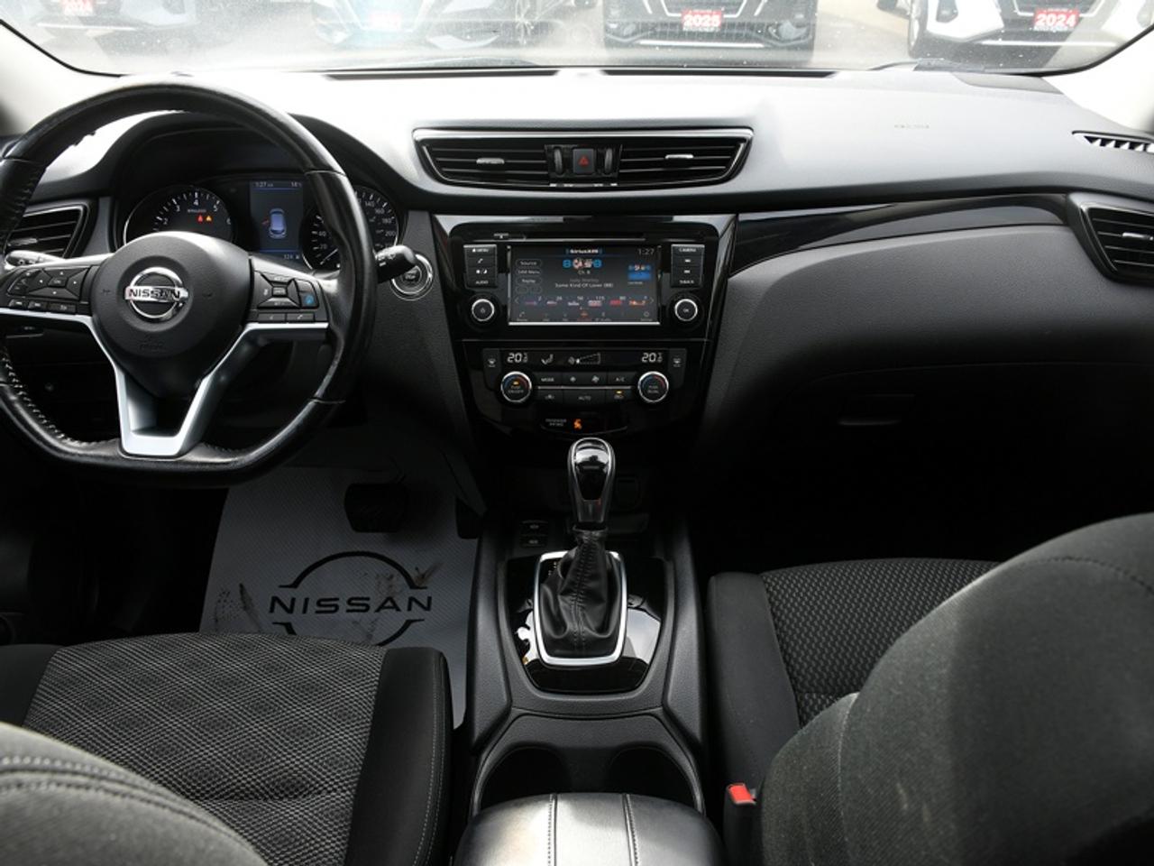 2022 Nissan Qashqai SV   Roof   Adaptive Cruise   CarPlay   Android Auto   Alloys Photo