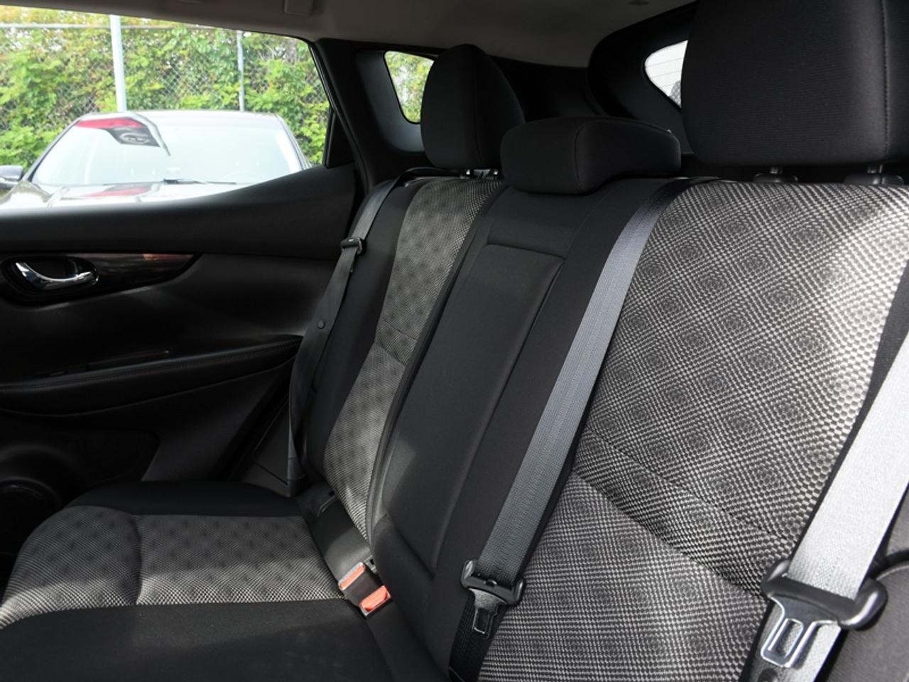 2022 Nissan Qashqai SV   Roof   Adaptive Cruise   CarPlay   Android Auto   Alloys Photo