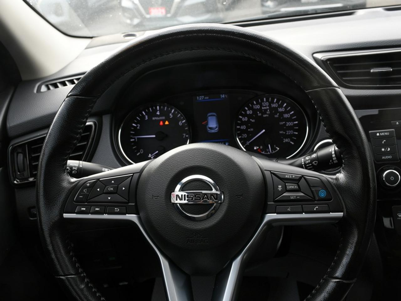 2022 Nissan Qashqai SV   Roof   Adaptive Cruise   CarPlay   Android Auto   Alloys Photo