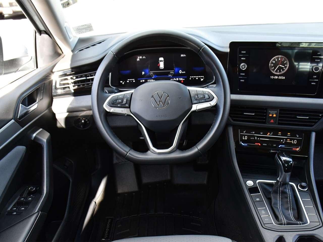 2025 Volkswagen Jetta LOW KMS, REARVIEW MONITOR, APPLE CARPLAY Photo