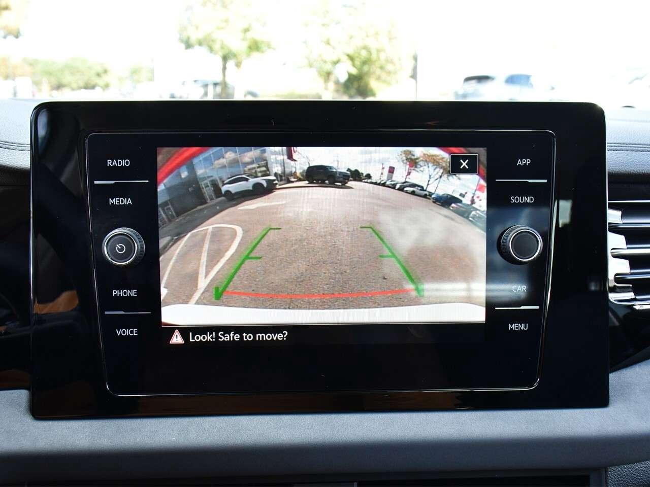2025 Volkswagen Jetta LOW KMS, REARVIEW MONITOR, APPLE CARPLAY Photo