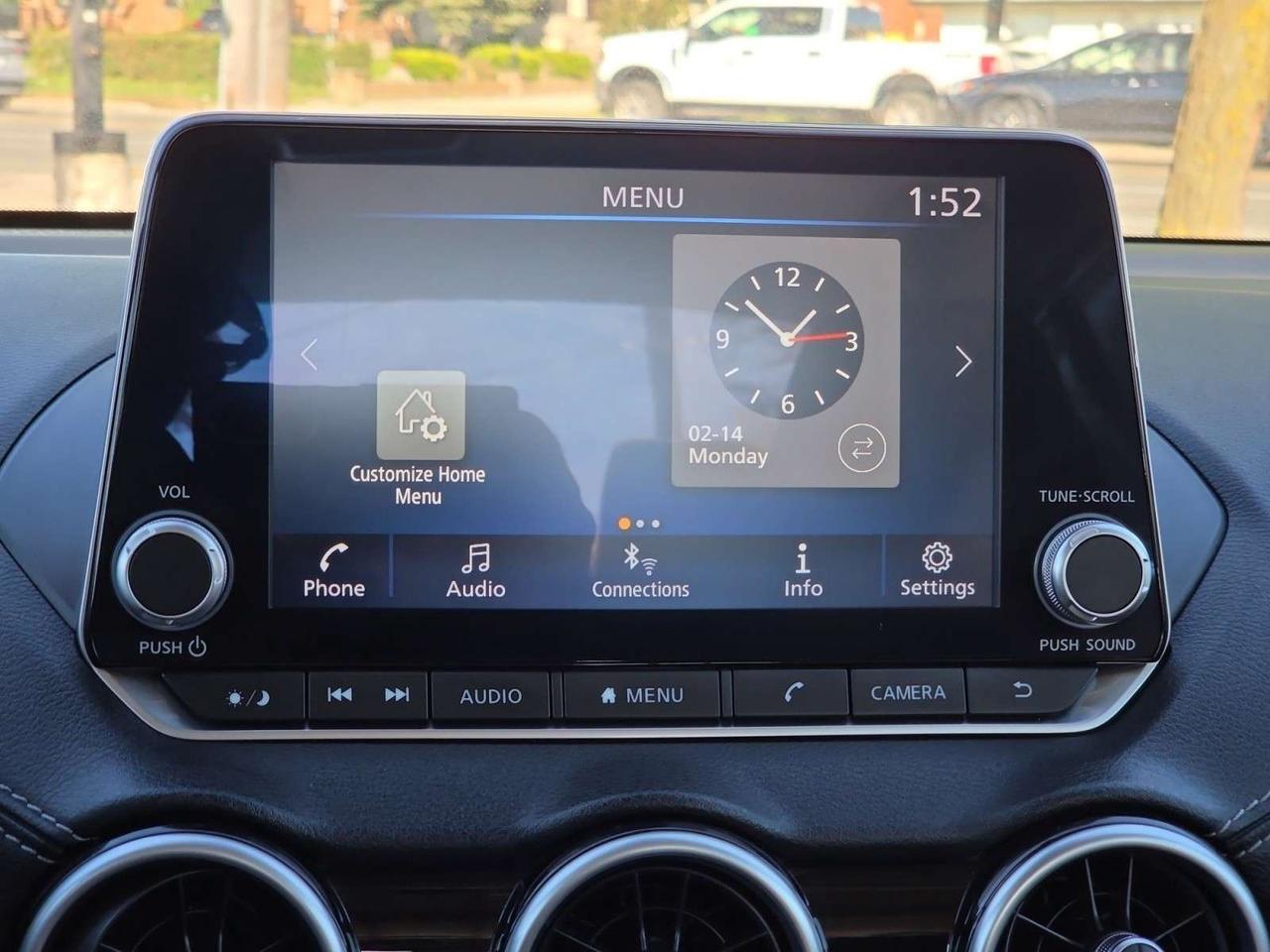 2023 Nissan Sentra SV with SUNROOF * 1 OWNER / DRIVER ASSIST / CARPLAY / CAMERA / PARK Photo