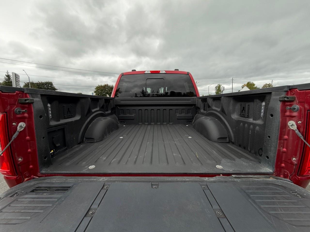 2022 Ford F-150 XLT 4WD SuperCrew 5.5' Box Photo