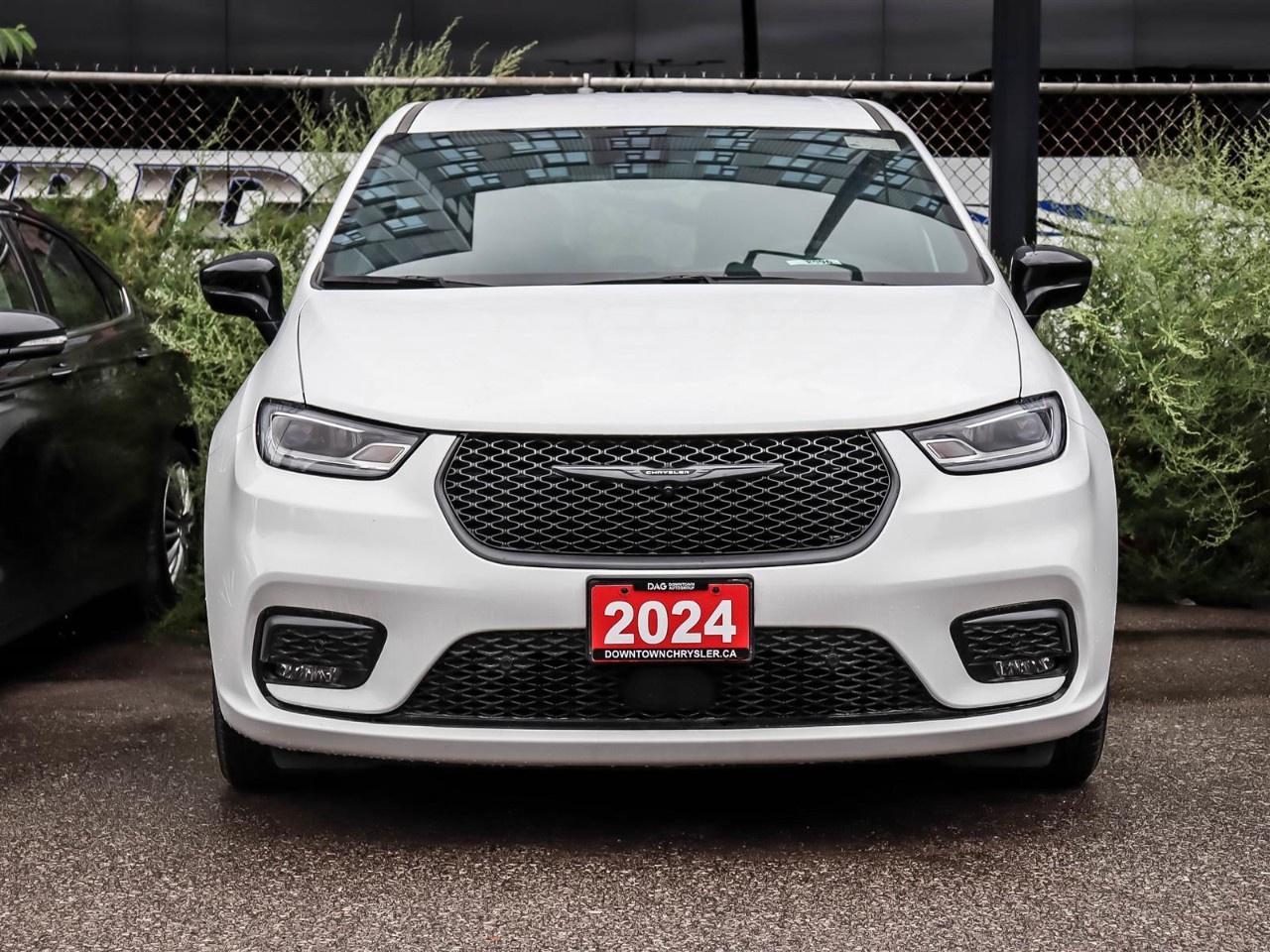 2024 Chrysler Pacifica Hybrid S Appearance 2WD Photo5