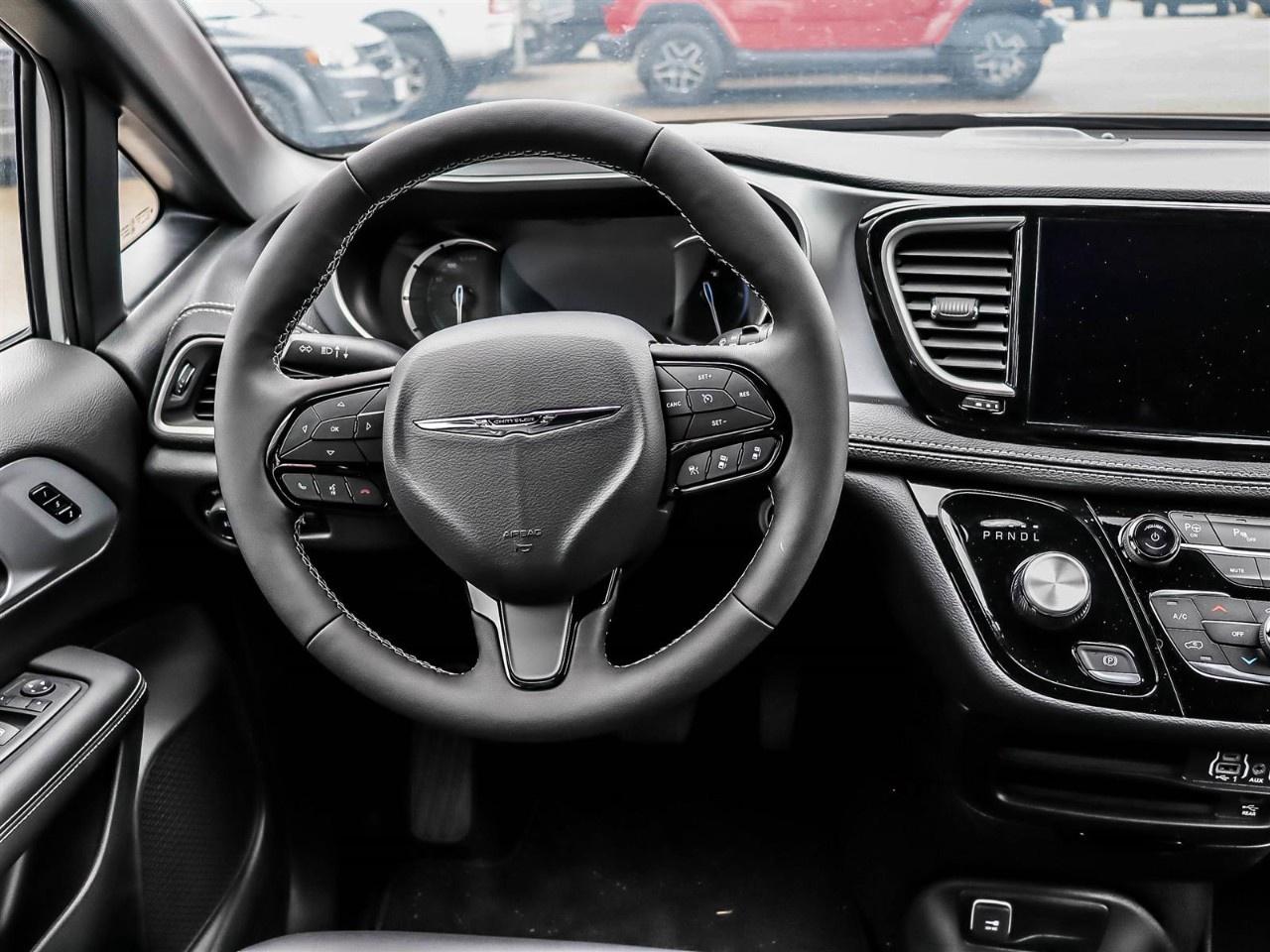 2024 Chrysler Pacifica Hybrid S Appearance 2WD Photo