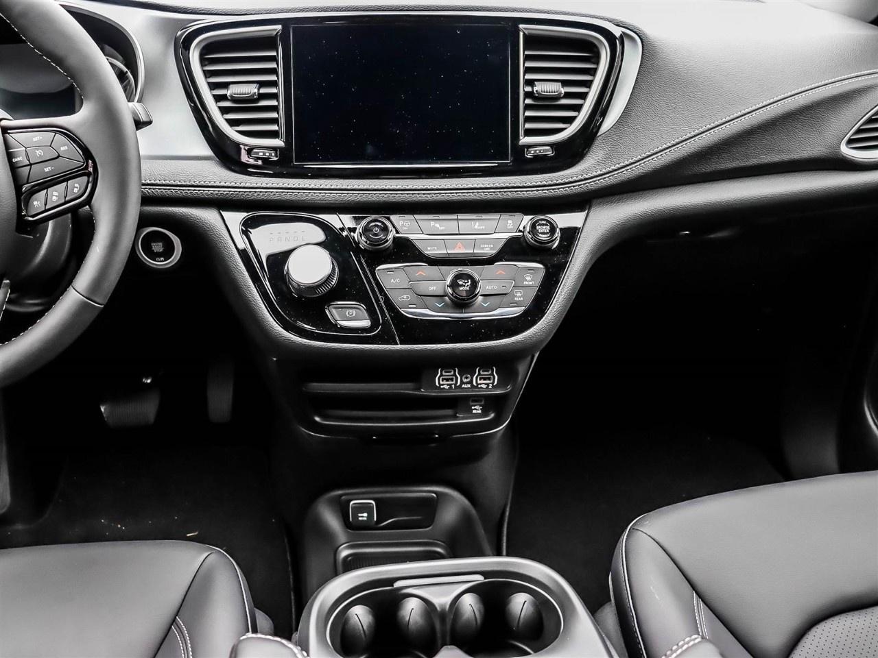 2024 Chrysler Pacifica Hybrid S Appearance 2WD Photo
