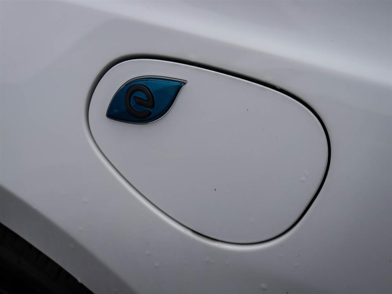 2024 Chrysler Pacifica Hybrid S Appearance 2WD Photo