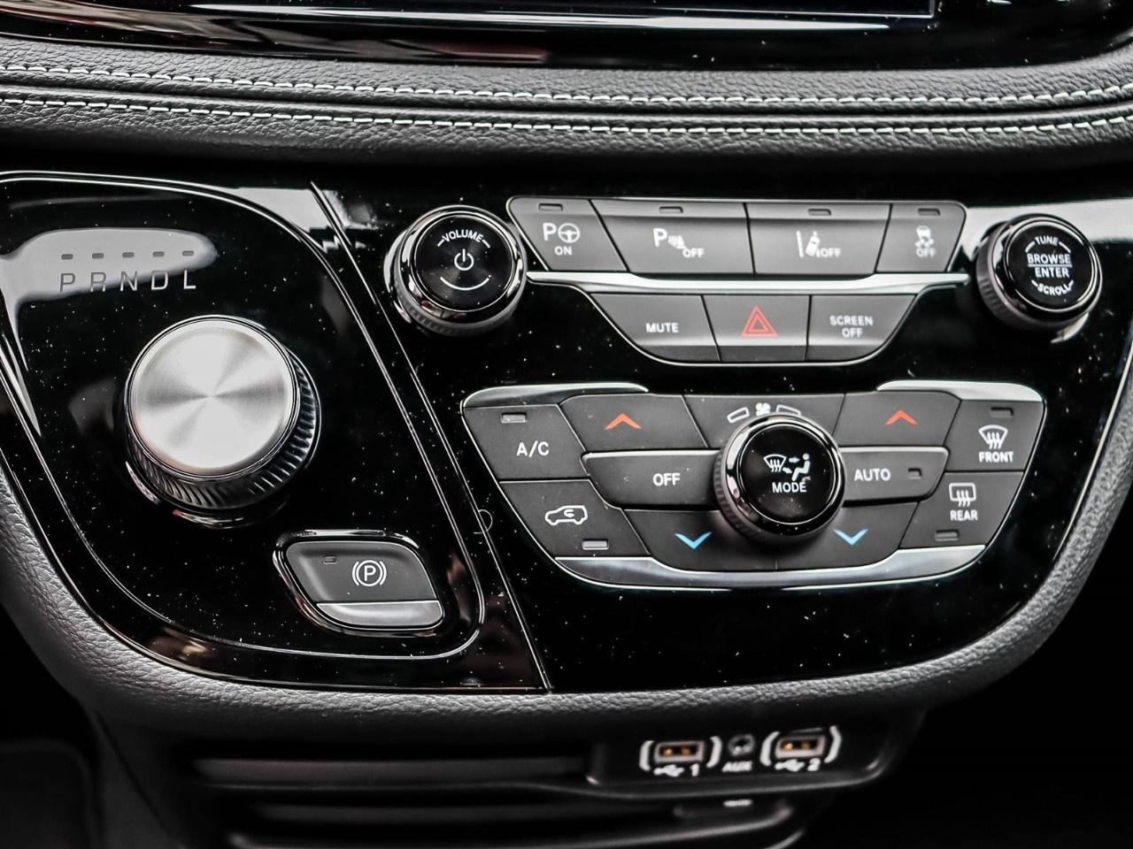 2024 Chrysler Pacifica Hybrid S Appearance 2WD Photo