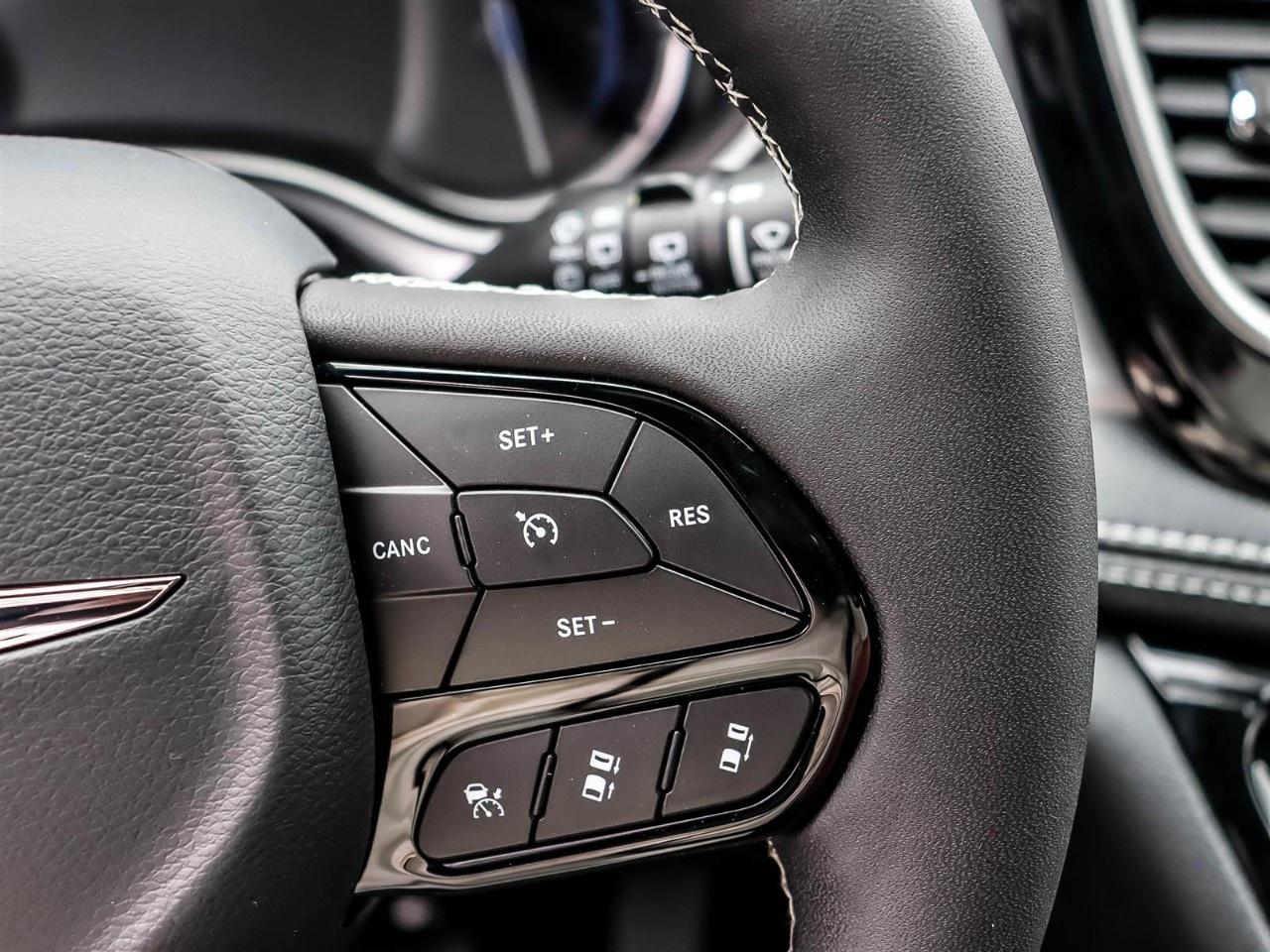 2024 Chrysler Pacifica Hybrid S Appearance 2WD Photo