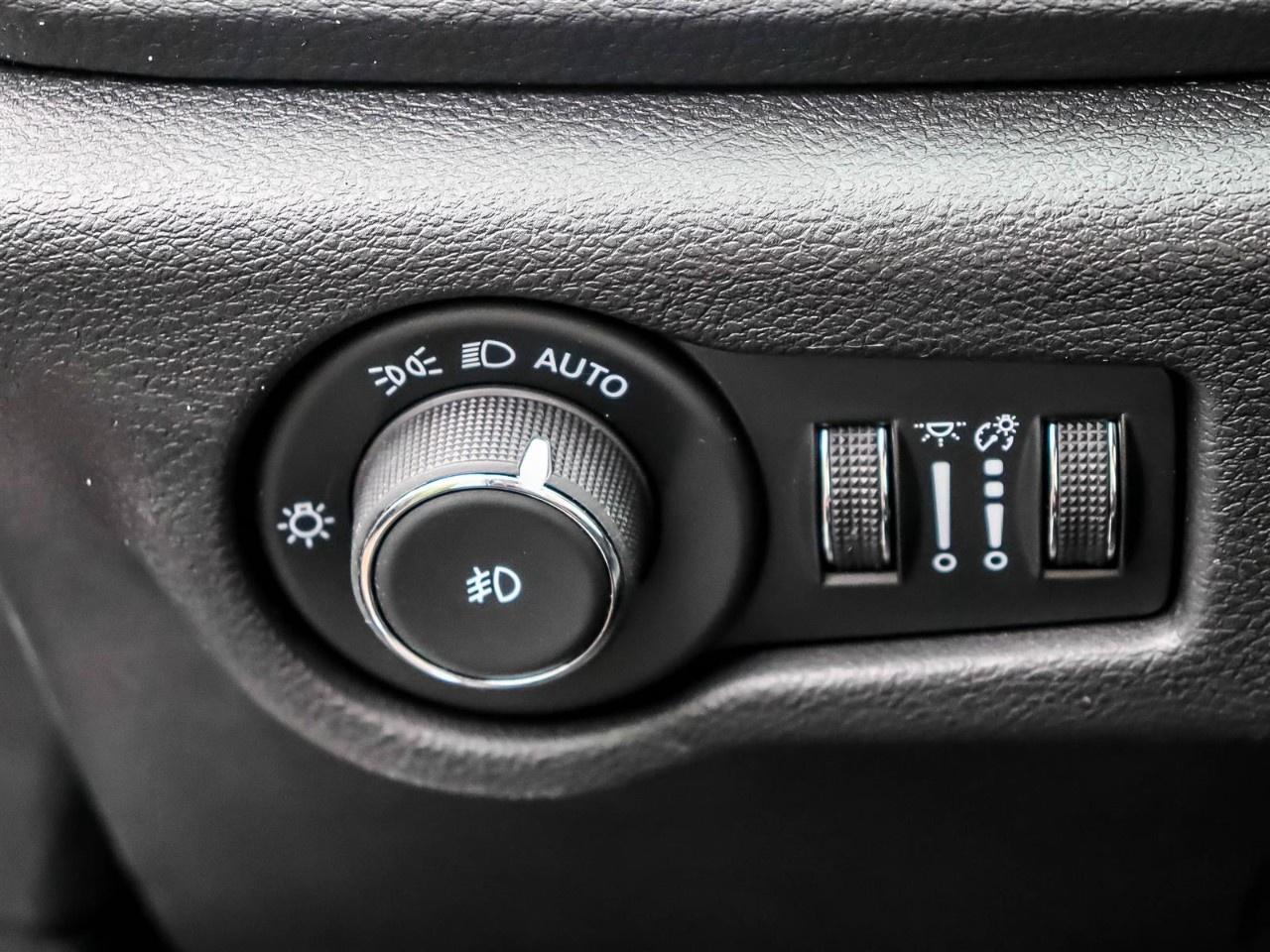 2024 Chrysler Pacifica Hybrid S Appearance 2WD Photo