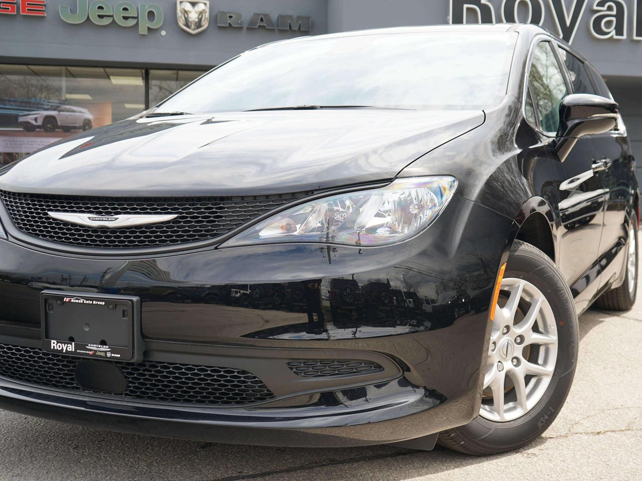 2024 Chrysler Grand Caravan SXT Photo