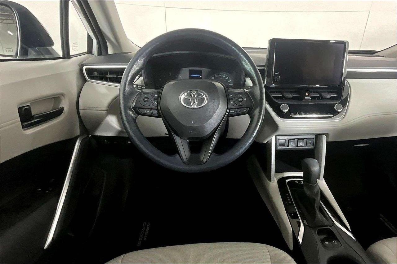 2024 Toyota Corolla Cross L FWD Photo