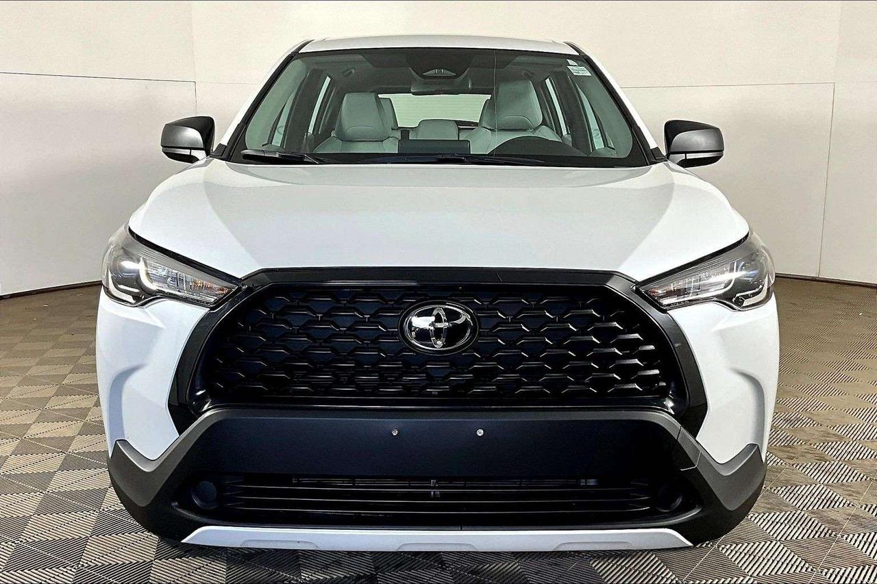 2024 Toyota Corolla Cross L FWD Photo