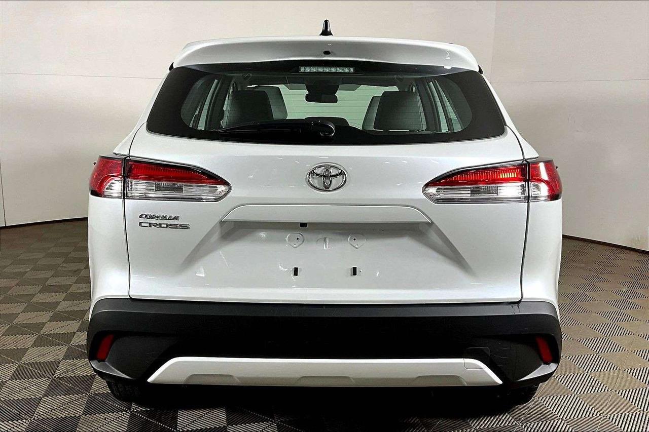 2024 Toyota Corolla Cross L FWD Photo