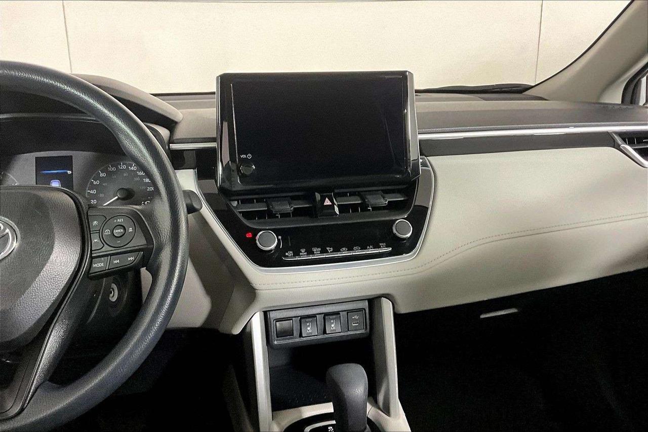 2024 Toyota Corolla Cross L FWD Photo