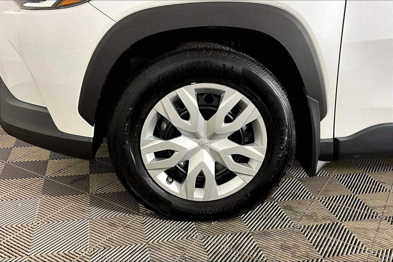 2024 Toyota Corolla Cross L FWD Photo