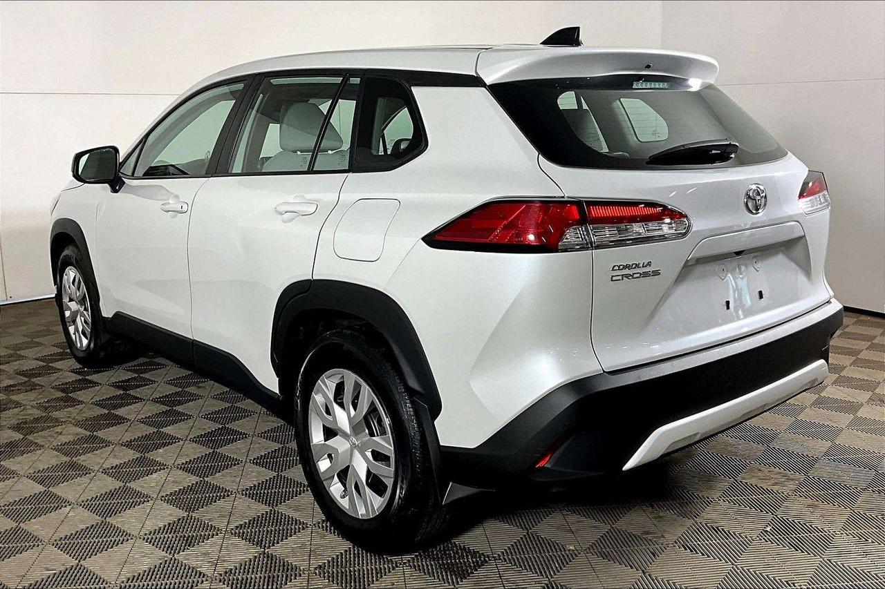 2024 Toyota Corolla Cross L FWD Photo