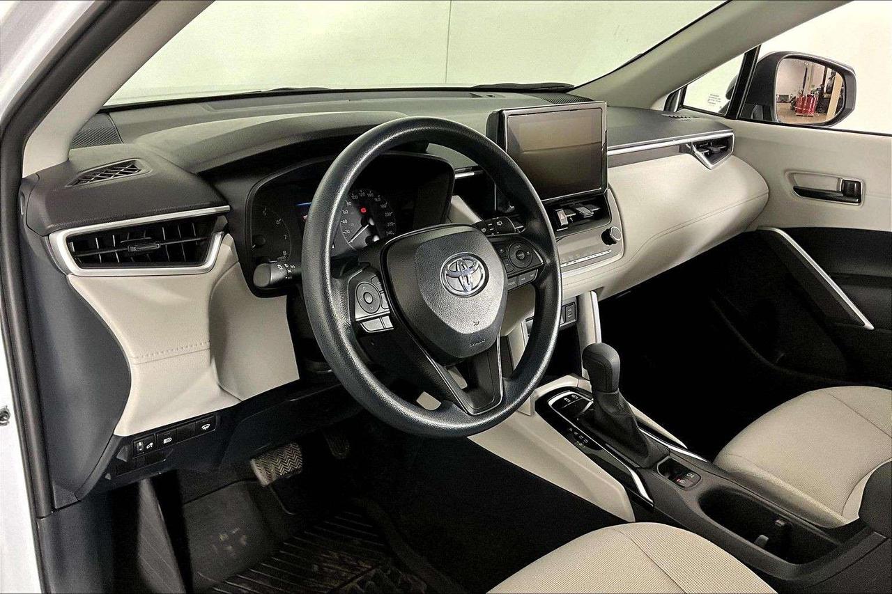 2024 Toyota Corolla Cross L FWD Photo