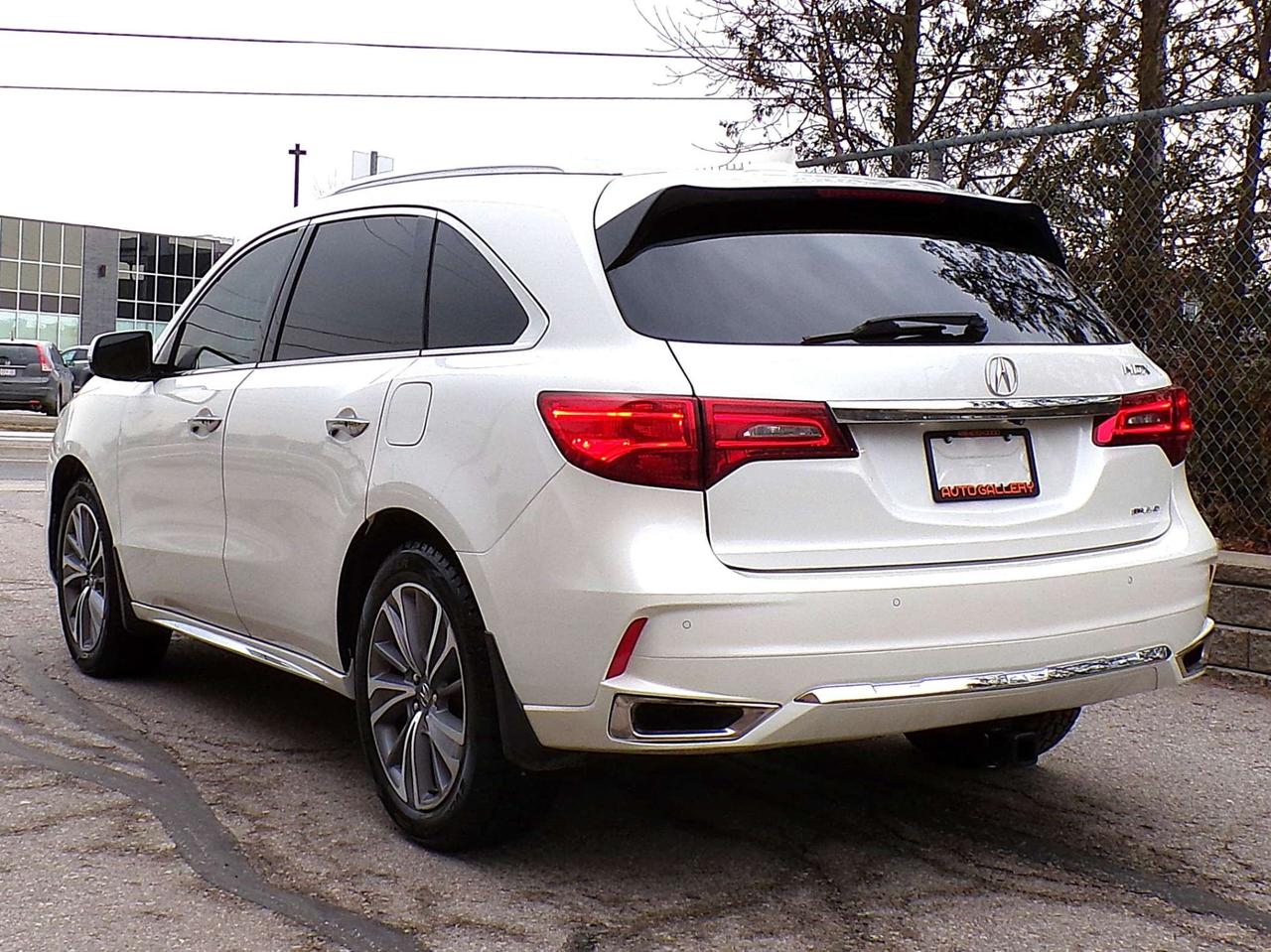 2018 Acura MDX ELITE SH-AWD 6 PASS BSM FCW LKA 360 CAMERA APPLE CARPLAY Photo
