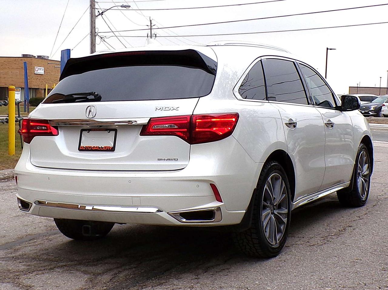2018 Acura MDX ELITE SH-AWD 6 PASS BSM FCW LKA 360 CAMERA APPLE CARPLAY Photo
