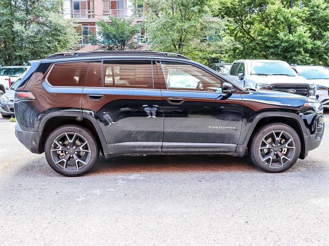 2026 Jeep Cherokee Overland 4x4 Photo