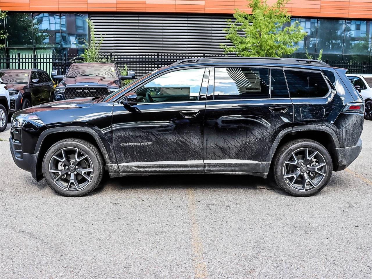 2026 Jeep Cherokee Overland 4x4 Photo
