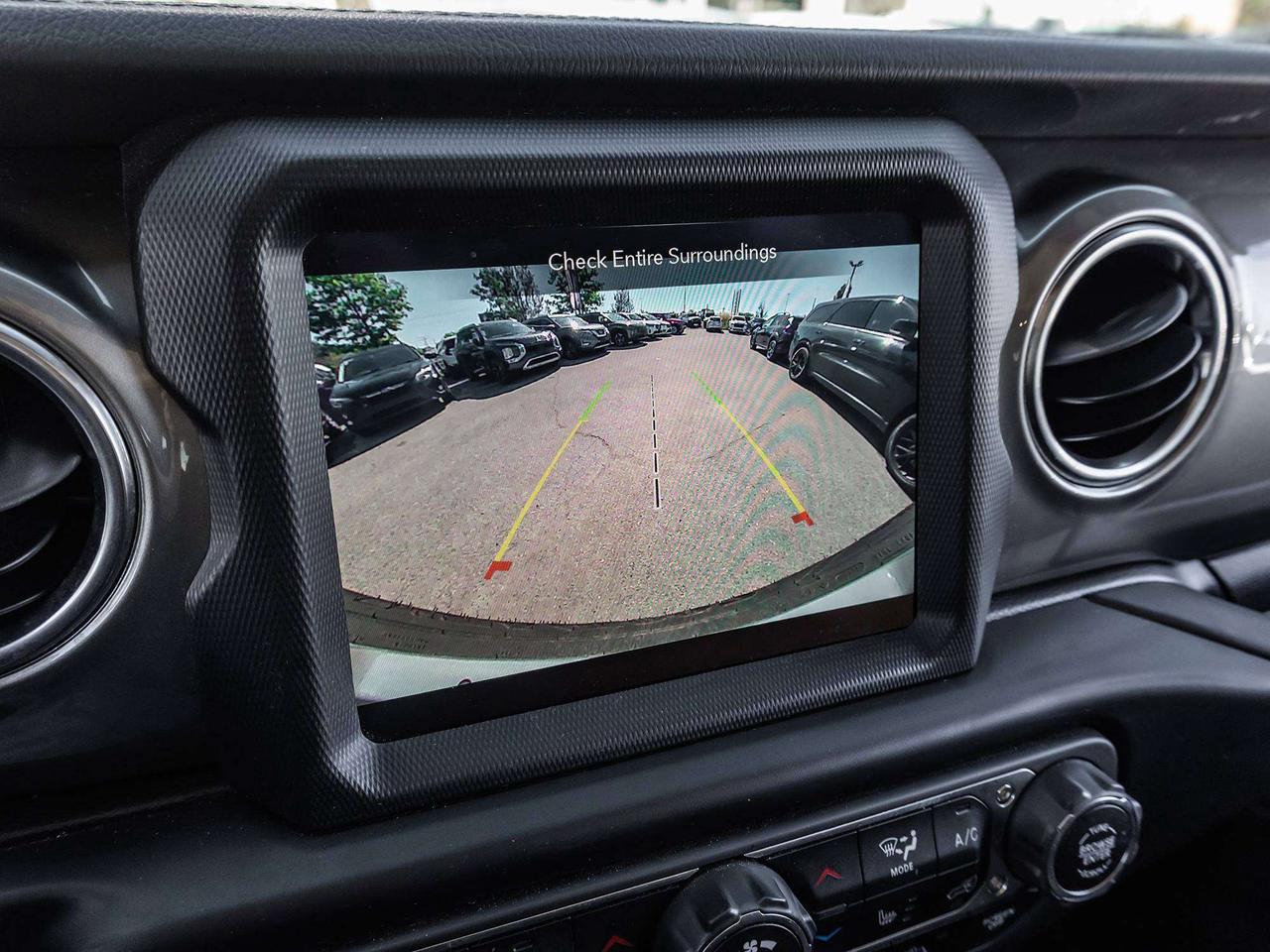 2020 Jeep Wrangler Sahara Photo