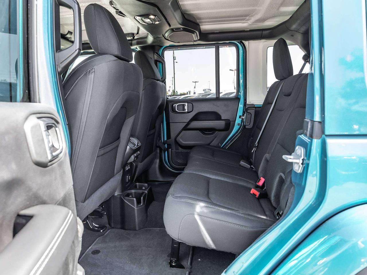 2020 Jeep Wrangler Sahara Photo